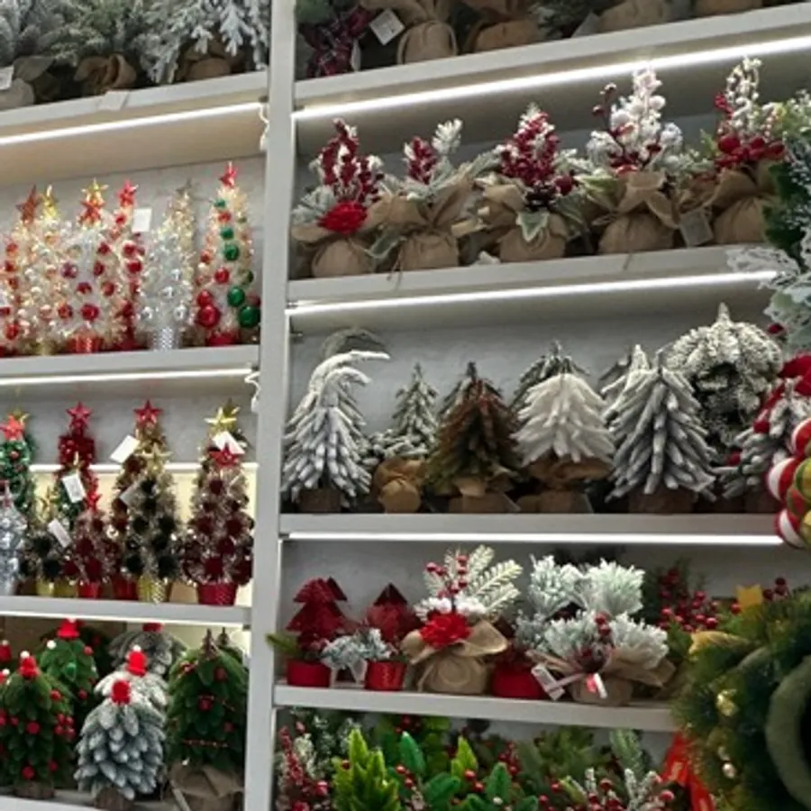 Pinecone Christmas Tree Pick